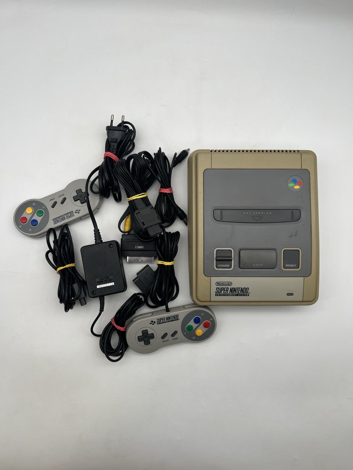 Super Nintendo - SNES Konsole - Controller + Alle Kabeln - OVP - Original